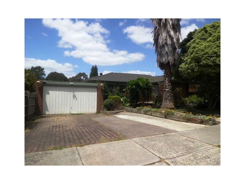 13 Duntroon Drive, Wantirna VIC 3152