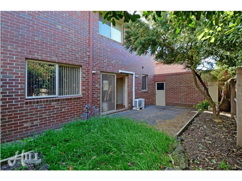 4/1340 High Street Road, Wantirna South VIC 3152