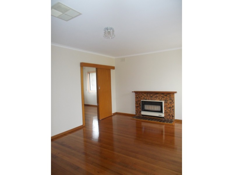 1/3 Woodvale Road, Boronia VIC 3155