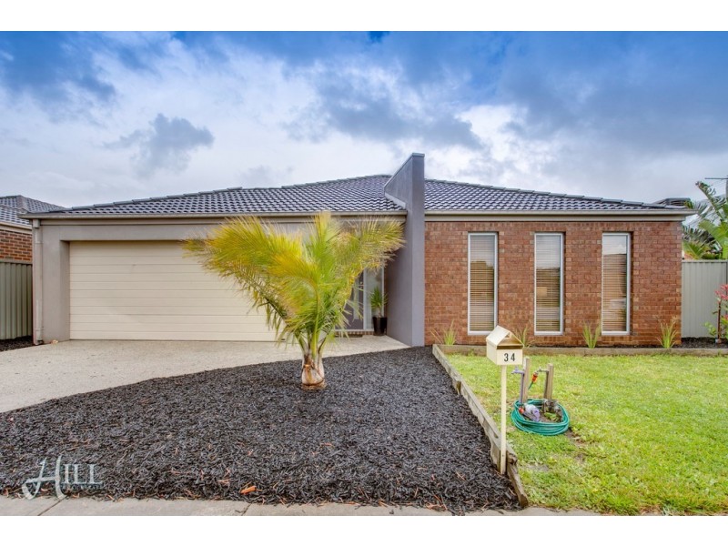 34 Tyndall Street, Cranbourne East VIC 3977