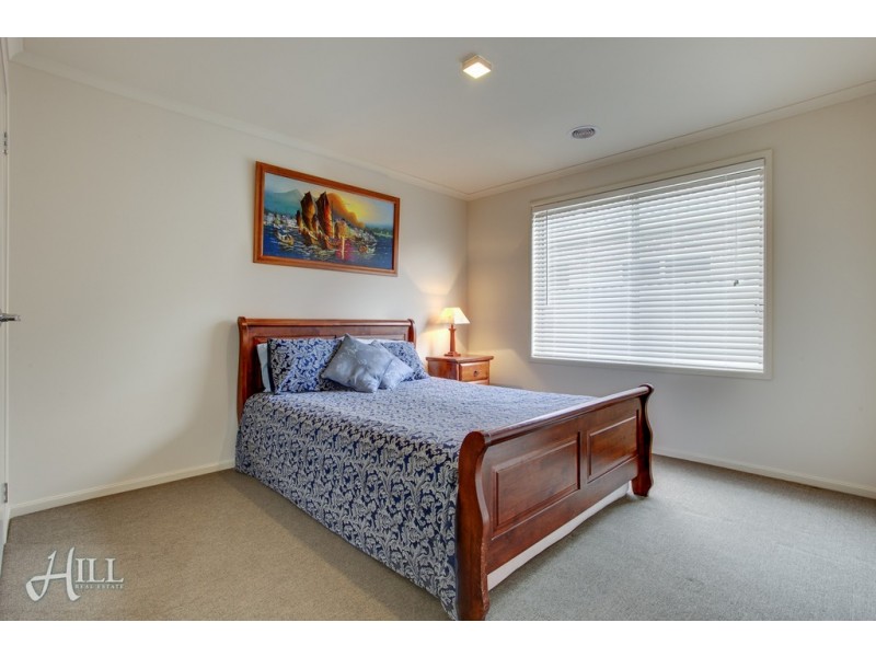 34 Tyndall Street, Cranbourne East VIC 3977