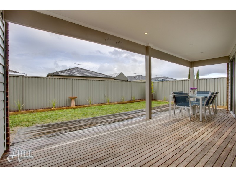 34 Tyndall Street, Cranbourne East VIC 3977