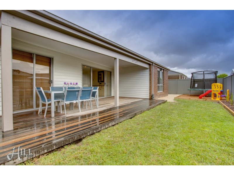 34 Tyndall Street, Cranbourne East VIC 3977