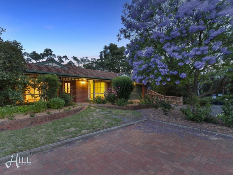 77 Applewood Drive, Knoxfield VIC 3180