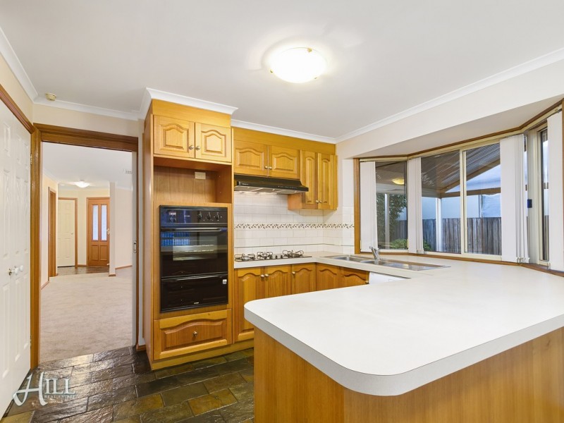 77 Applewood Drive, Knoxfield VIC 3180