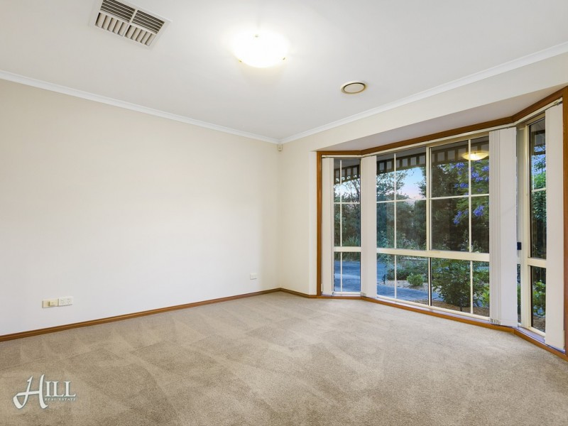 77 Applewood Drive, Knoxfield VIC 3180