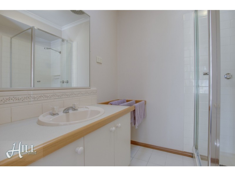 77 Applewood Drive, Knoxfield VIC 3180