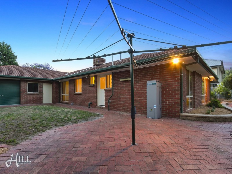 77 Applewood Drive, Knoxfield VIC 3180