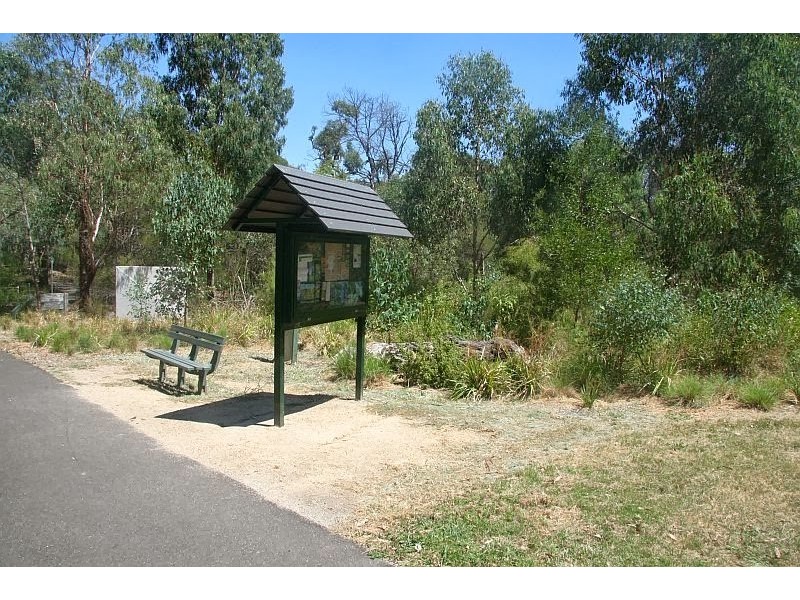 77 Applewood Drive, Knoxfield VIC 3180