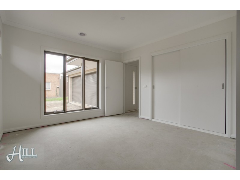 2/50 Renwick Road, Ferntree Gully VIC 3156