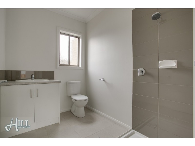 2/50 Renwick Road, Ferntree Gully VIC 3156