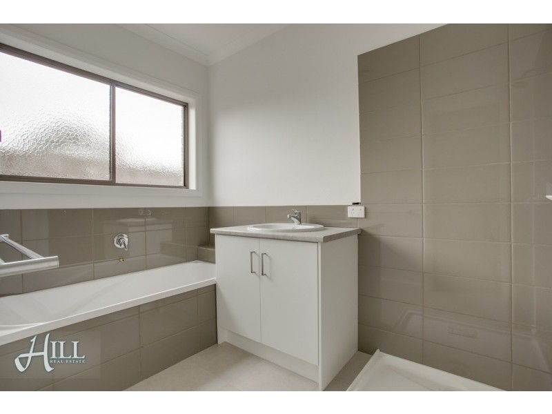 2/50 Renwick Road, Ferntree Gully VIC 3156