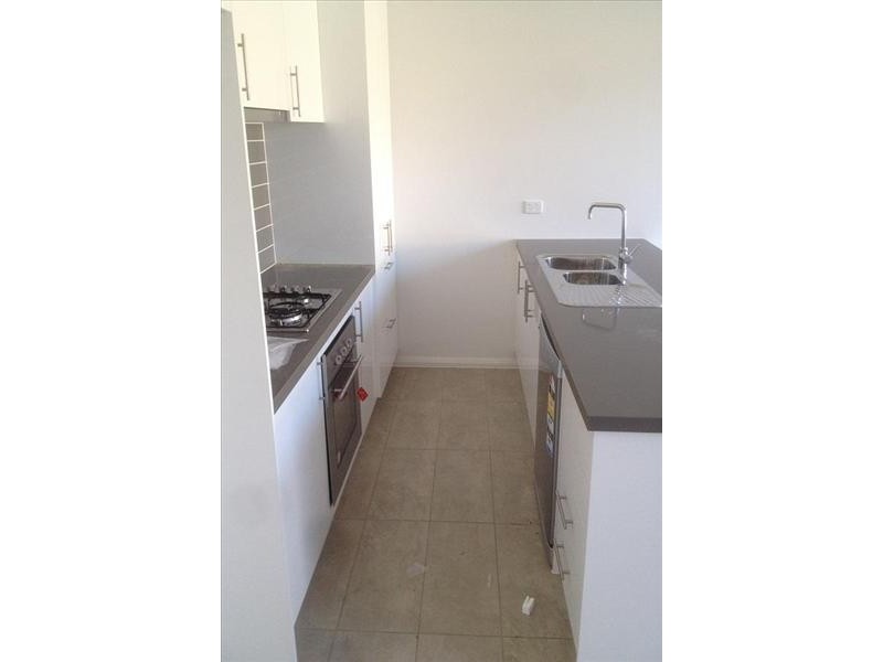 8/14-15 Hazelmere Avenue, Cranbourne West VIC 3977