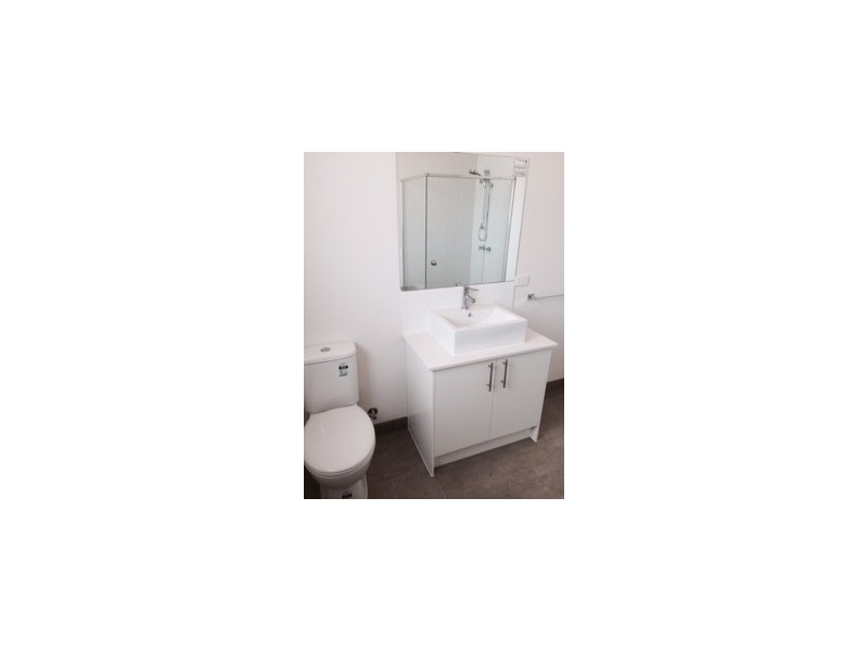 8/14-15 Hazelmere Avenue, Cranbourne West VIC 3977