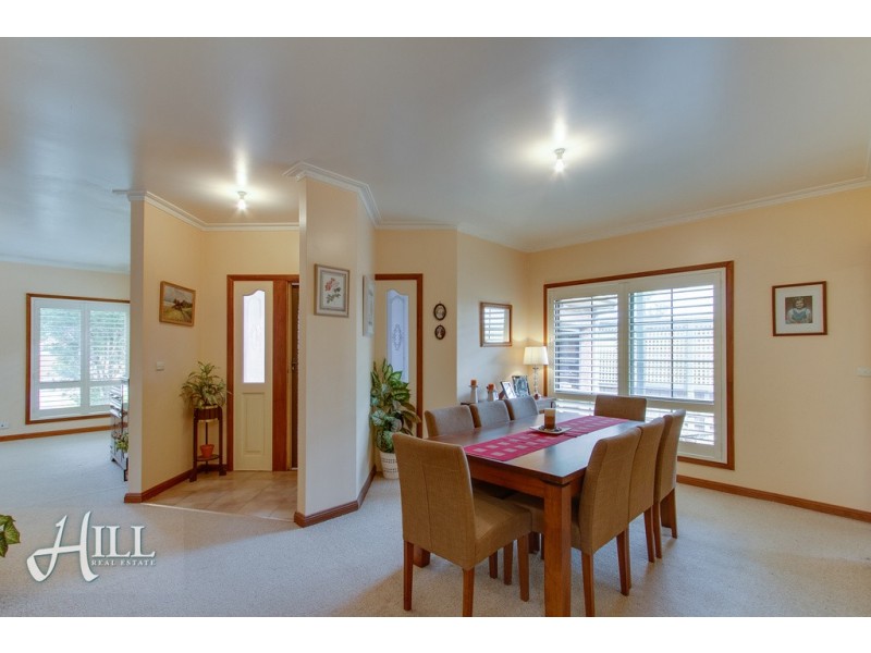 8 Brennan Drive, Wantirna South VIC 3152