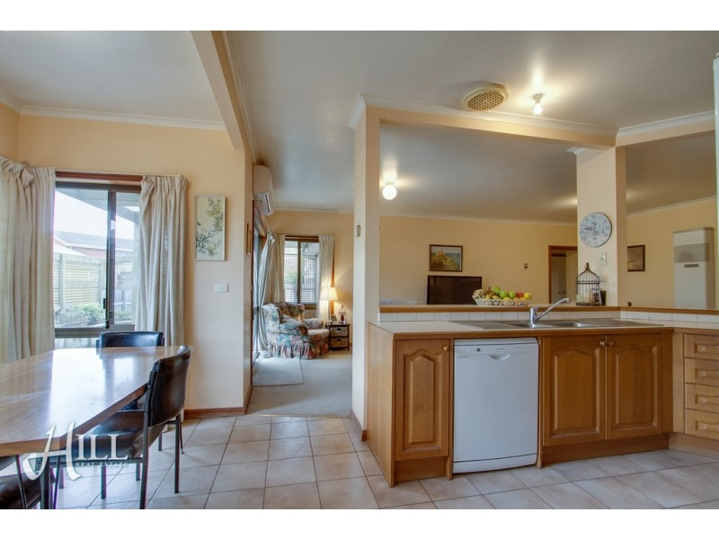 8 Brennan Drive, Wantirna South VIC 3152