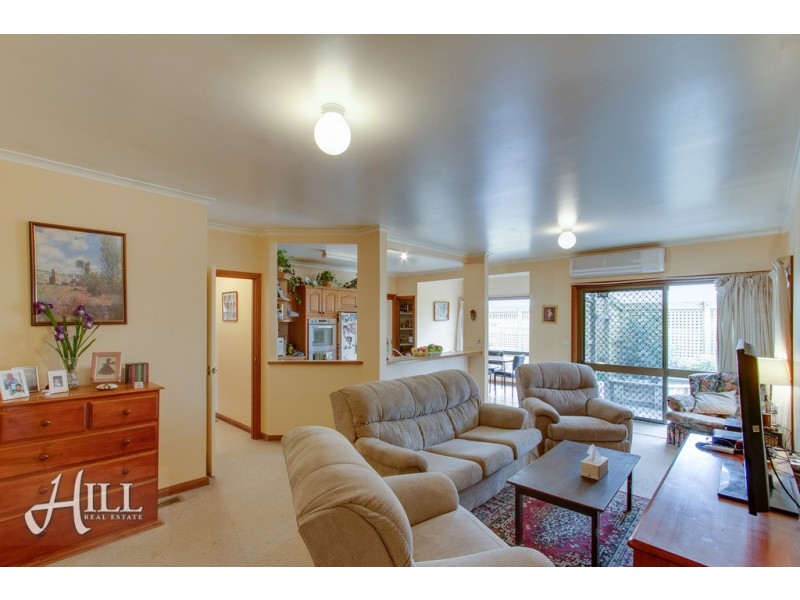 8 Brennan Drive, Wantirna South VIC 3152