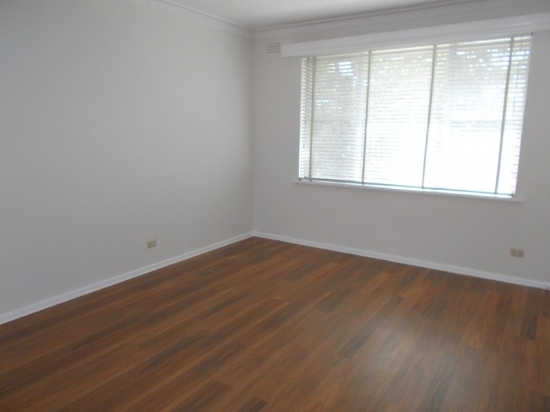 2/443 Warrigal Road, Burwood VIC 3125