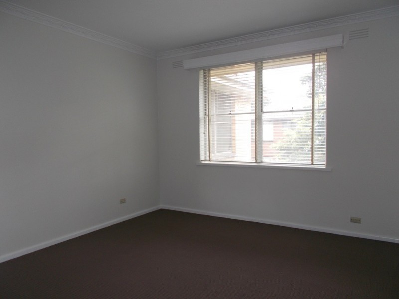 2/443 Warrigal Road, Burwood VIC 3125