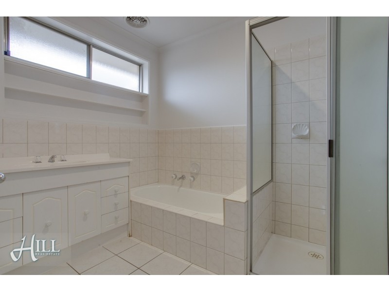 1/50 Renwick Road, Ferntree Gully VIC 3156