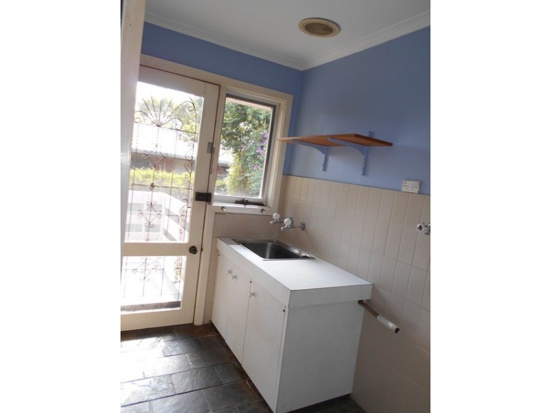 8 Crestdale Road, Wantirna VIC 3152