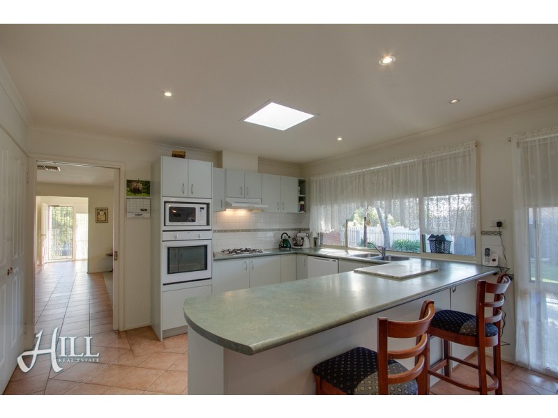 16 Mayfair Drive, Ferntree Gully VIC 3156