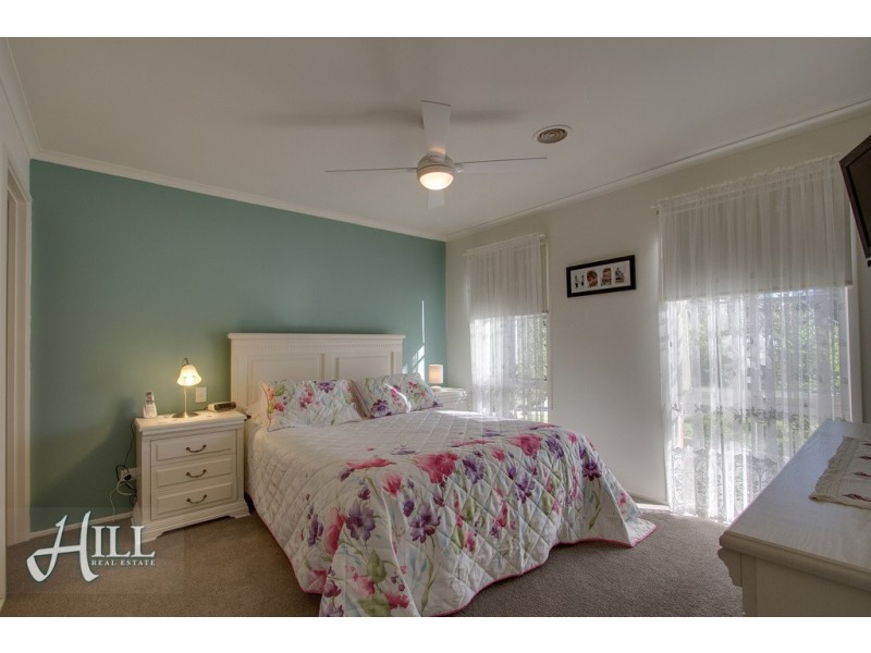 16 Mayfair Drive, Ferntree Gully VIC 3156