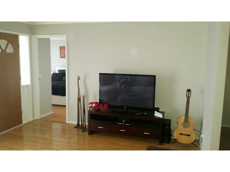 37 Godwin Crescent, Cranbourne North VIC 3977