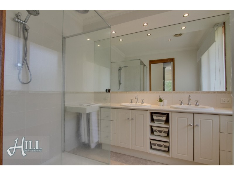 3 Brett Place, Ferntree Gully VIC 3156