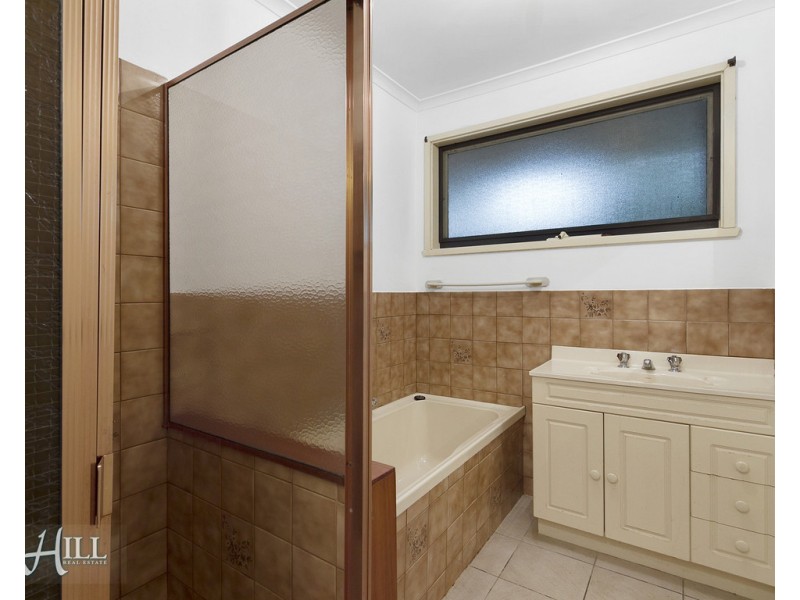 2/24 Flower Street, Ferntree Gully VIC 3156