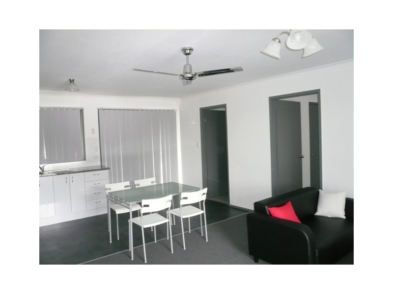 2/1078 Anzac Avenue, Petrie QLD 4502