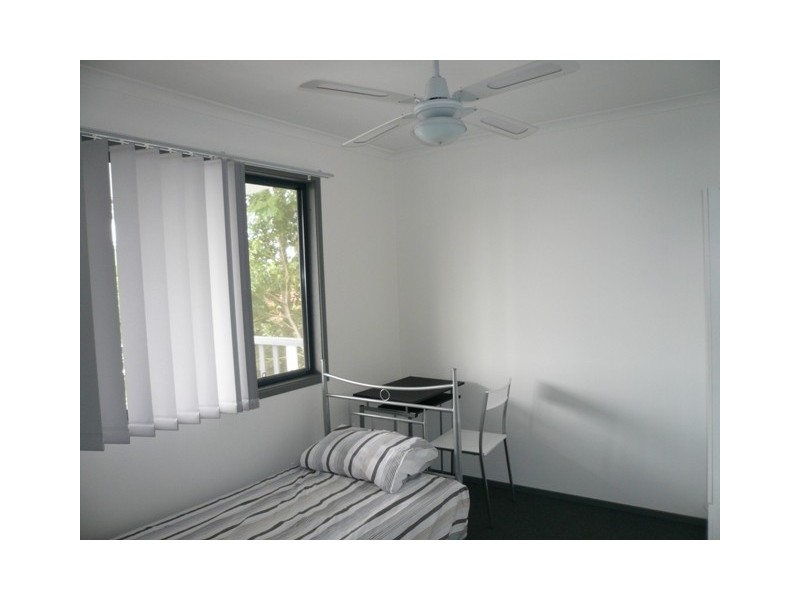 2/1078 Anzac Avenue, Petrie QLD 4502