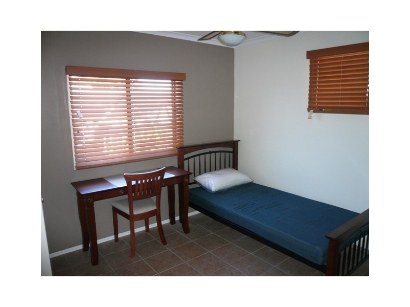 3 1078 Anzac Avenue, Petrie QLD 4502