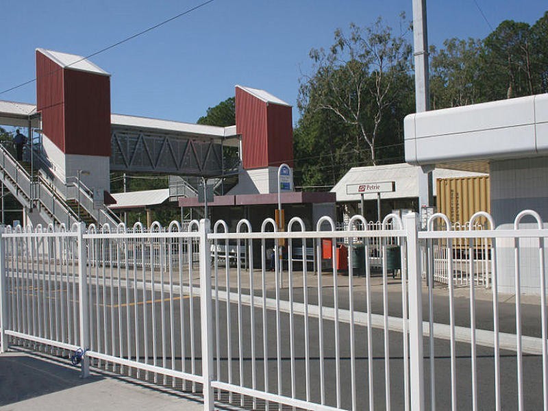 3 1078 Anzac Avenue, Petrie QLD 4502