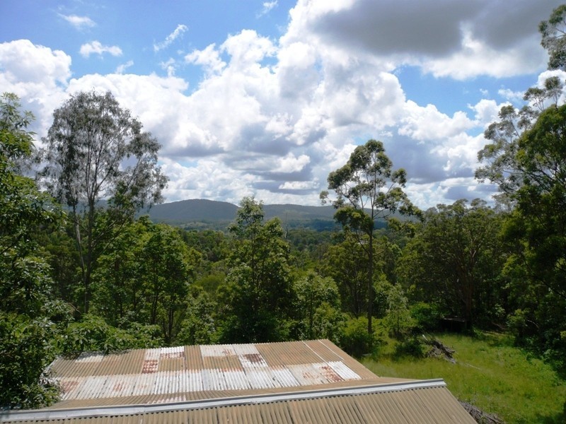 174 Woodward Road, Armstrong Creek QLD 4520