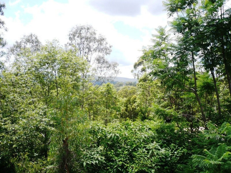 174 Woodward Road, Armstrong Creek QLD 4520