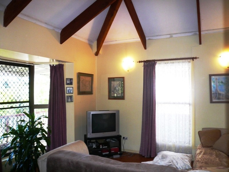 30 Champagne St, Petrie QLD 4502