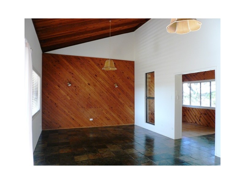 27 Chambery Road, Petrie QLD 4502