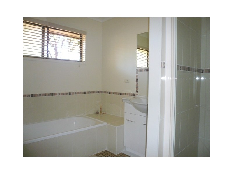 27 Chambery Road, Petrie QLD 4502