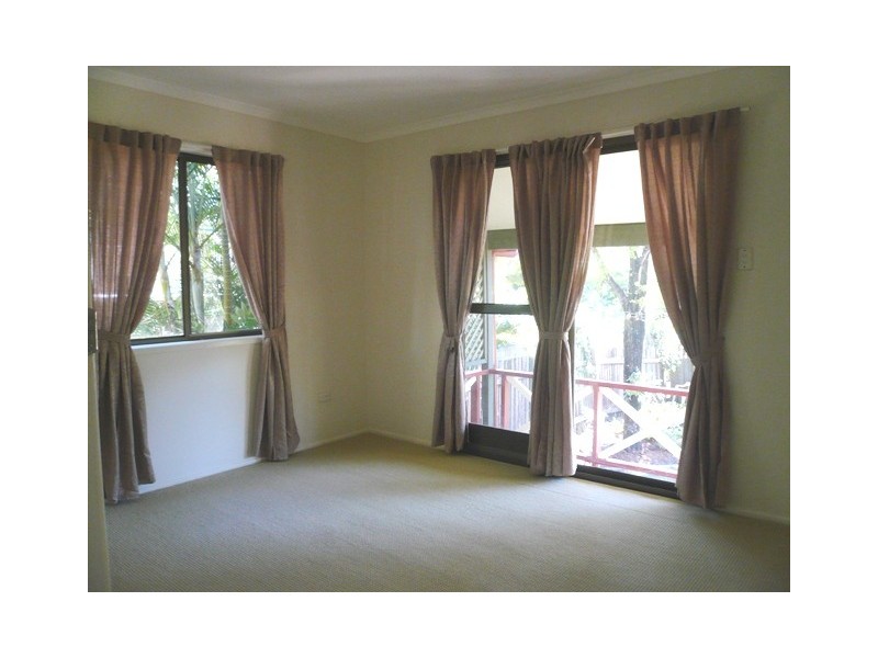 27 Chambery Road, Petrie QLD 4502