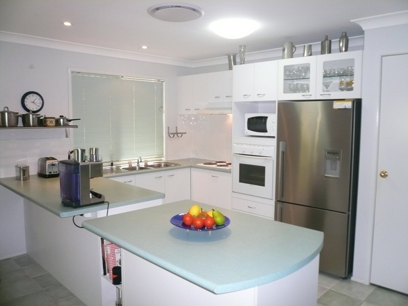 9 Valmadre Court, Petrie QLD 4502