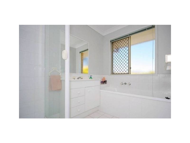 9  Valmadre Court, Petrie QLD 4502