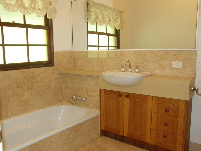 18 Salisbury Court, Clear Mountain QLD 4500