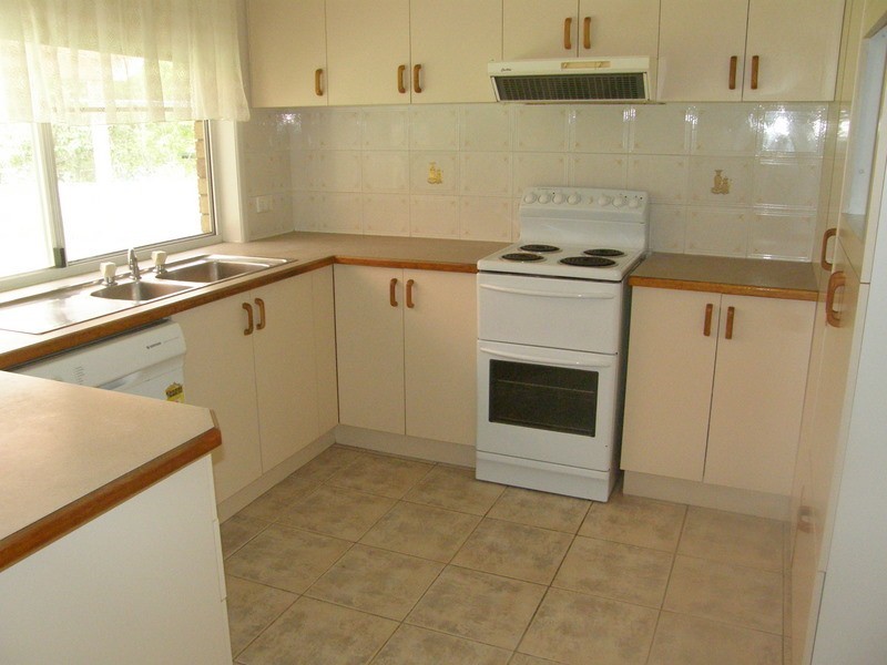 6 Janna Court, Eatons Hill QLD 4037