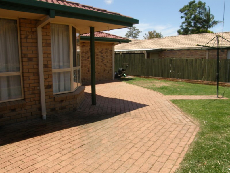 23 Saraband Drive, Eatons Hill QLD 4037