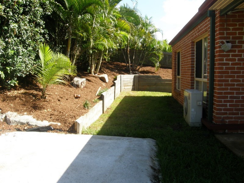 9 Marina Court, Eatons Hill QLD 4037