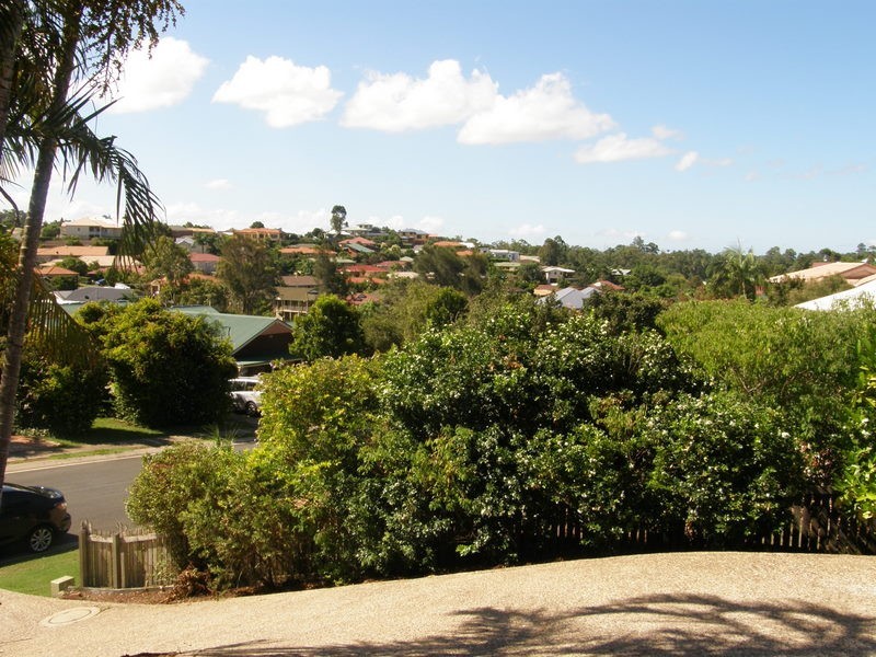 9 Marina Court, Eatons Hill QLD 4037