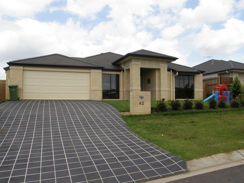 42 Ballyalla Crecent, Warner QLD 4500