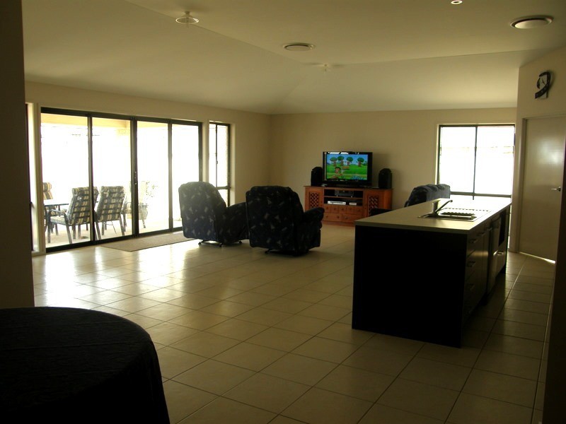 42 Ballyalla Crecent, Warner QLD 4500
