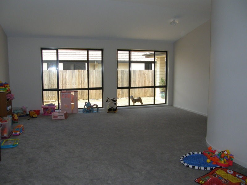 42 Ballyalla Crecent, Warner QLD 4500